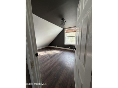 Adorable 2 bedroom 1 bath Cottage overlooking Upper Greenwood - photo 22