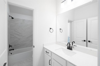 Welcome home to the Summerfield-a beautifully designed Beazer - photo 24