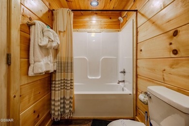 GORGEOUS TURN-KEY LUXURY CABIN first time truly on the market - photo 30