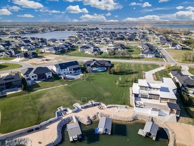 Set on nearly an acre in Emerald Bay, this exceptional luxury - photo 35