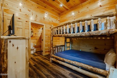 GORGEOUS TURN-KEY LUXURY CABIN first time truly on the market - photo 36