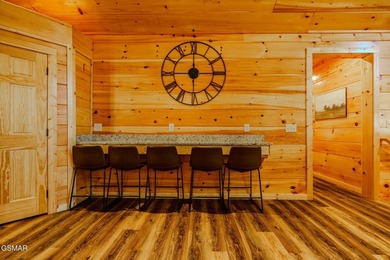 GORGEOUS TURN-KEY LUXURY CABIN first time truly on the market - photo 46