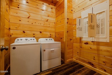GORGEOUS TURN-KEY LUXURY CABIN first time truly on the market - photo 50