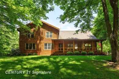 Your Dream Homestead Awaits: 3-Bedroom Log Home with Exceptional - photo 1