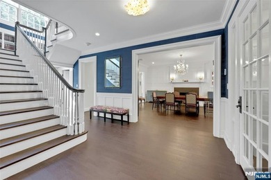 An extraordinary red-brick and stone colonial estate awaits on 2 - photo 4