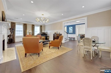 An extraordinary red-brick and stone colonial estate awaits on 2 - photo 6