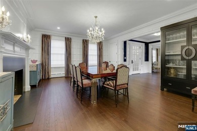 An extraordinary red-brick and stone colonial estate awaits on 2 - photo 8