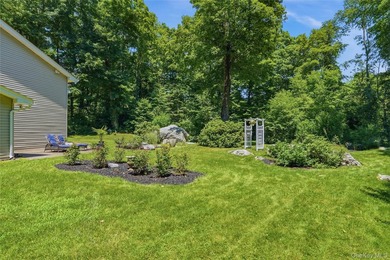 Tucked in the middle of a private street in Stormville, this - photo 29