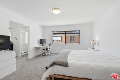 Treat yourself to this beautiful, light and bright 2-bedroom, 2 - photo 30