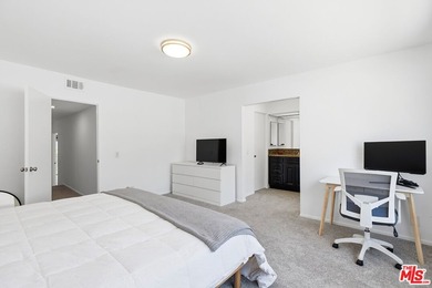 Treat yourself to this beautiful, light and bright 2-bedroom, 2 - photo 31