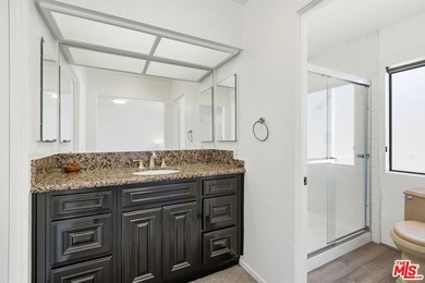 Treat yourself to this beautiful, light and bright 2-bedroom, 2 - photo 32