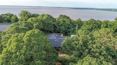 Welcome to your fully updated, turn-key lake retreat-where - photo 1