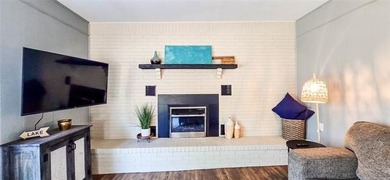 Welcome to your fully updated, turn-key lake retreat-where - photo 6