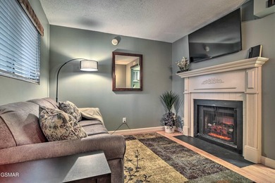 Motivated seller, bring an offer! This contemporary 1-bedroom