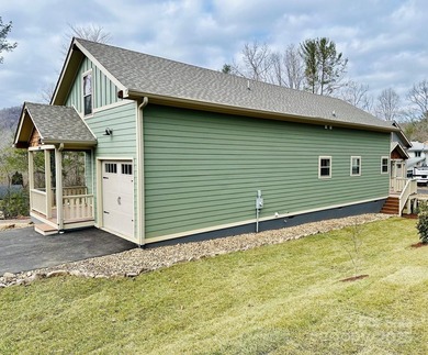 Newly built and quality construction in Black Mountain! Close to - photo 5