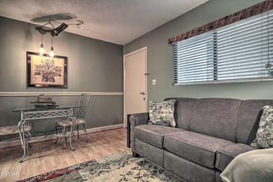Motivated seller, bring an offer! This contemporary 1-bedroom