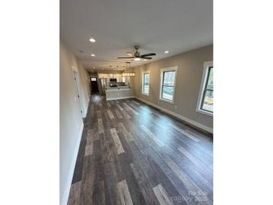 Newly built and quality construction in Black Mountain! Close to - photo 9