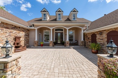 Elegant Preserve Estate in Palencia. This refined 4,175 sq. ft - photo 3