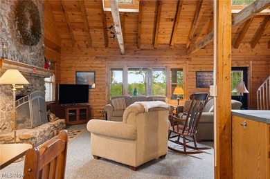 This cozy Lake front home with the warmth & charm of a private - photo 3