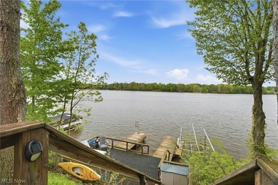 This cozy Lake front home with the warmth & charm of a private - photo 8