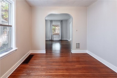 Welcome to 58 Coventry Avenue! Nestled in the highly desired - photo 12