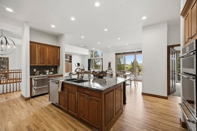 Discover this spectacular Miramont residence, perfectly - photo 12