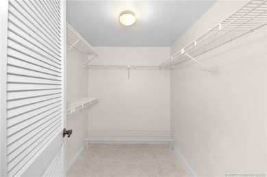 Ground floor beauty! Welcome to the vibrant and active community - photo 16