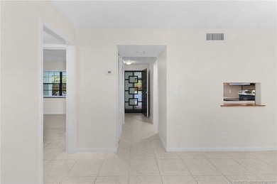 Ground floor beauty! Welcome to the vibrant and active community - photo 18