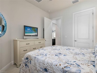 This highly upgraded 2BR + den villa in Azure at Hacienda Lakes - photo 20