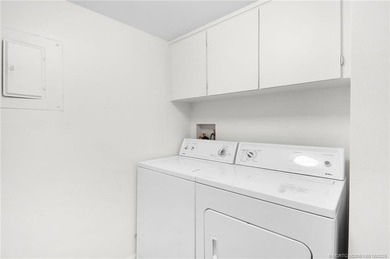 Ground floor beauty! Welcome to the vibrant and active community - photo 22