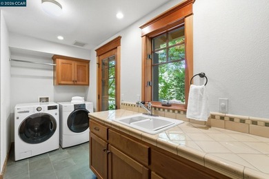 Masterfully conceived by Michael Brinkerhoff & built in 2003 - photo 32