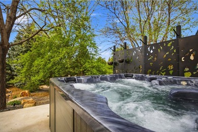 Discover this spectacular Miramont residence, perfectly - photo 35