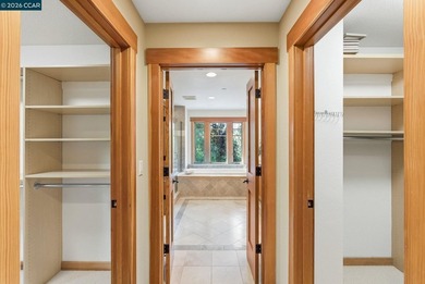 Masterfully conceived by Michael Brinkerhoff & built in 2003 - photo 44