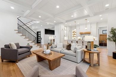 Dream Homes Inc. presents an amazing opportunity in the Kenwood - photo 1