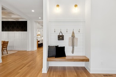 Dream Homes Inc. presents an amazing opportunity in the Kenwood - photo 2