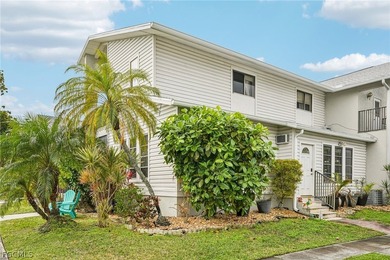 Welcome to this beautifully designed two-story townhouse - photo 3