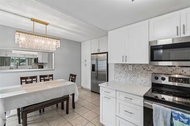 Wake up to stunning direct views of the Hillsborough River and - photo 3