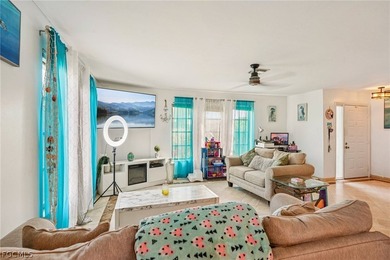 Welcome to this beautifully designed two-story townhouse - photo 7