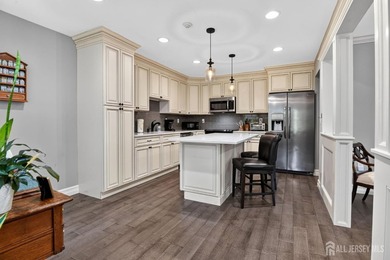 Welcome to this beautifully renovated **Kingsley model** in the - photo 7