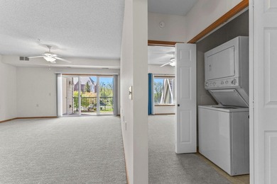 Welcome home to this beautifully updated 1 bedroom, 1 bathroom - photo 18