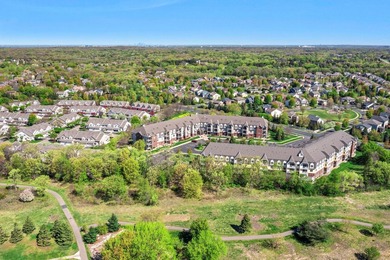 Welcome home to this beautifully updated 1 bedroom, 1 bathroom - photo 25