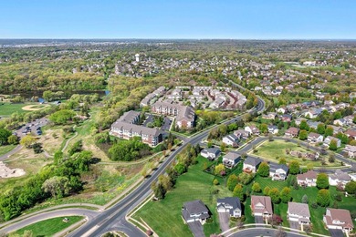 Welcome home to this beautifully updated 1 bedroom, 1 bathroom - photo 29