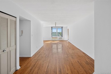 Welcome to The Continental Park, a gated co-op in the heart of - photo 3