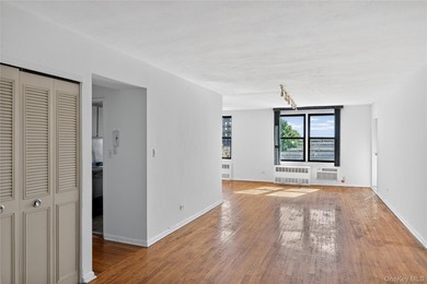 Welcome to The Continental Park, a gated co-op in the heart of - photo 4