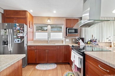 This home is for a family who enjoys panoramic views, and want - photo 3