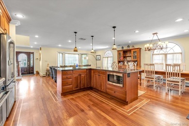 This spacious colonial checks all the boxes plus so much more! - photo 9