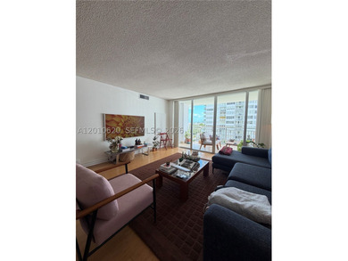 Little Maule Lake Condo For Sale in Aventura Florida