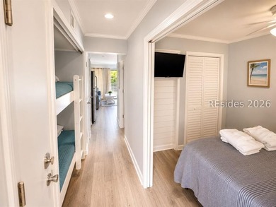 Beautifully REMODELED FIRST-FLOOR villa in the desirable A - photo 12