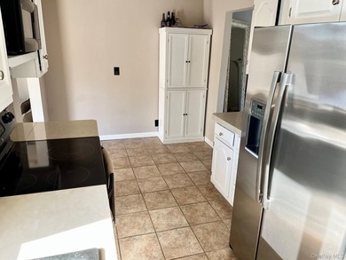 Beautifully updated expanded Cape situated on a quiet dead end - photo 10