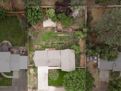 Beautifully remodeled 5-bedroom, 3-bath home in desirable Nine - photo 33